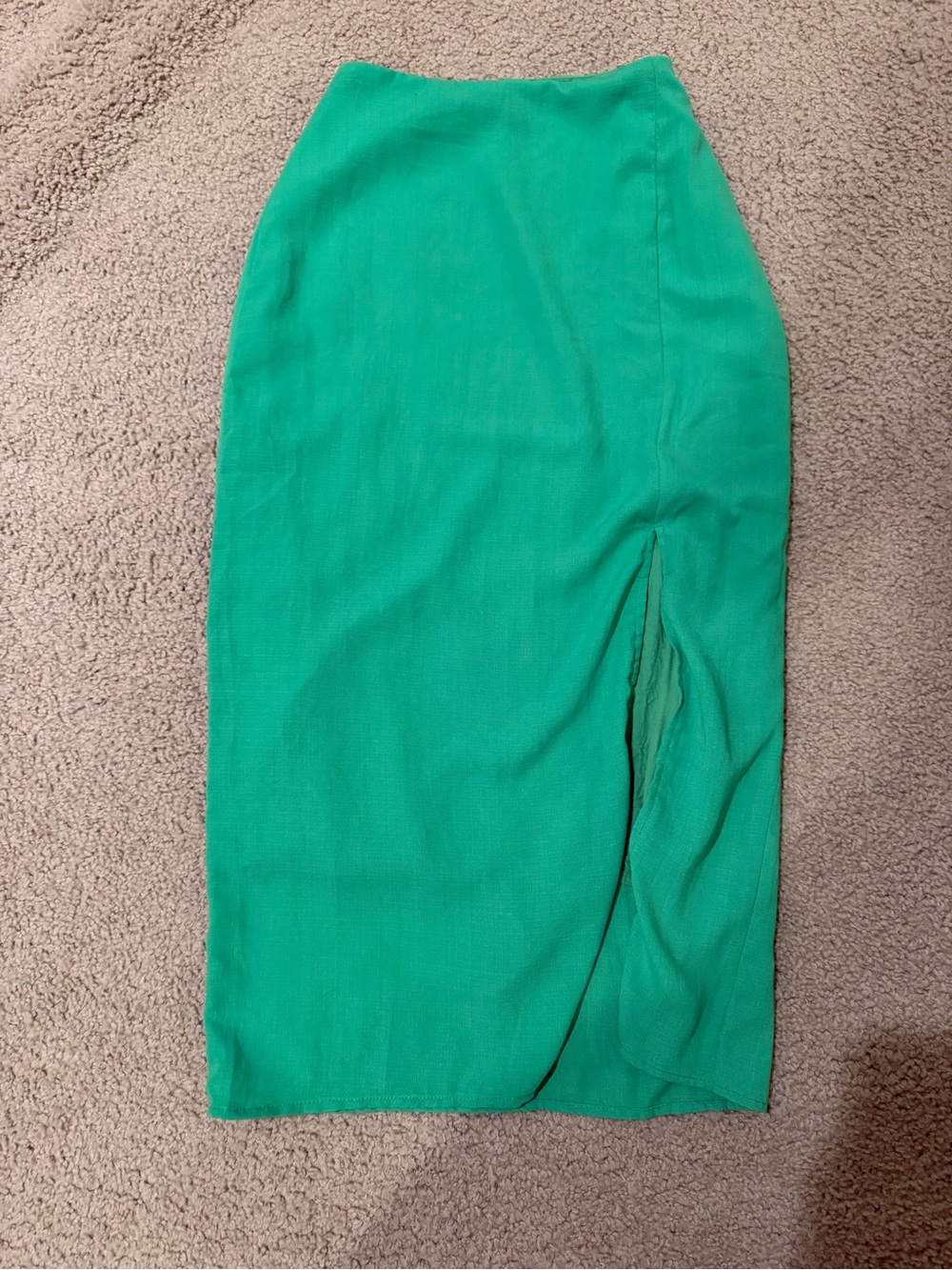 Lush Emerald Green High-Waist Pencil Skirt with Side Slit